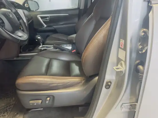 TOYOTA-HILUX SW4-2018