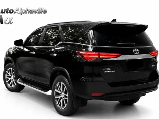 TOYOTA-HILUX SW4-2.8 SRX 4X4 7 LUGARES 16V TURBO INTERCOOLER DIESEL 4P AUTOMÁTICO TOYOTA-HILUX SW4-2019
