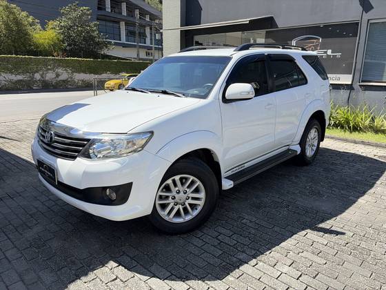 TOYOTA HILUX SW4 2.7 SR 4X2 16V FLEX 4P AUTOMÁTICO
