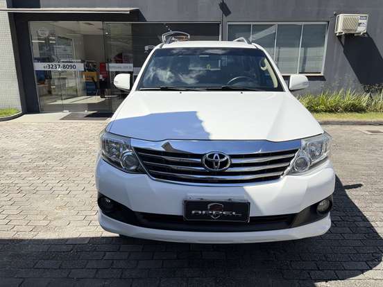 TOYOTA-HILUX SW4-2.7 SR 4X2 16V FLEX 4P AUTOMÁTICO TOYOTA-HILUX SW4-2013