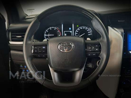TOYOTA-HILUX SW4-2.8 D-4D TURBO DIESEL DIAMOND 7L 4X4 AUTOMÁTICO TOYOTA-HILUX SW4-2025
