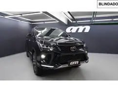 TOYOTA HILUX SW4 2.8 D-4D TURBO DIESEL DIAMOND 7L 4X4 AUTOMÁTICO TOYOTA HILUX SW4 2.8 D-4D TURBO DIESEL DIAMOND 7L 4X4 AUTOMÁTICO