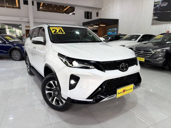 TOYOTA HILUX SW4 2.8 D-4D TURBO DIESEL SRX PLATINUM 7L 4X4 AUTOMÁTICO