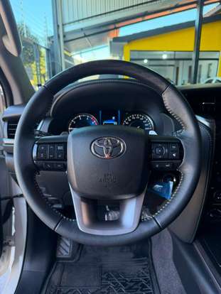 TOYOTA-HILUX SW4-2024