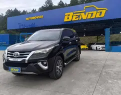 TOYOTA HILUX SW4 2.8 SRX 4X4 7 LUGARES 16V TURBO INTERCOOLER DIESEL 4P AUTOMÁTICO TOYOTA HILUX SW4 2.8 SRX 4X4 7 LUGARES 16V TURBO INTERCOOLER DIESEL 4P AUTOMÁTICO