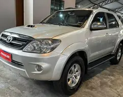 TOYOTA HILUX SW4 3.0 SRV 4X4 16V TURBO INTERCOOLER DIESEL 4P AUTOMÁTICO TOYOTA HILUX SW4 3.0 SRV 4X4 16V TURBO INTERCOOLER DIESEL 4P AUTOMÁTICO