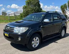 TOYOTA HILUX SW4 3.0 SRV 4X4 7 LUGARES 16V TURBO INTERCOOLER DIESEL 4P AUTOMÁTICO TOYOTA HILUX SW4 3.0 SRV 4X4 7 LUGARES 16V TURBO INTERCOOLER DIESEL 4P AUTOMÁTICO
