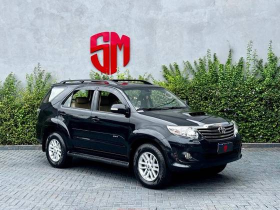 TOYOTA HILUX SW4 3.0 SRV 4X4 7 LUGARES 16V TURBO INTERCOOLER DIESEL 4P AUTOMÁTICO
