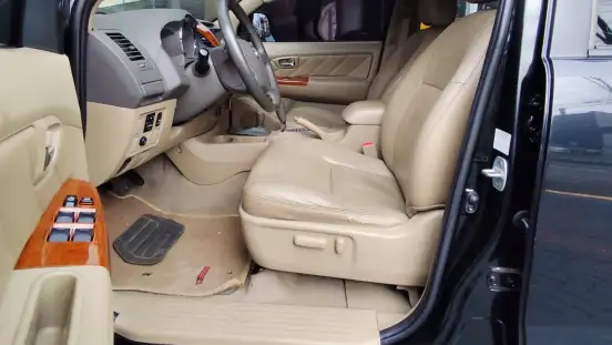 TOYOTA-HILUX SW4-2009