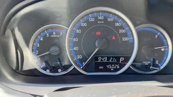 TOYOTA-YARIS-2024