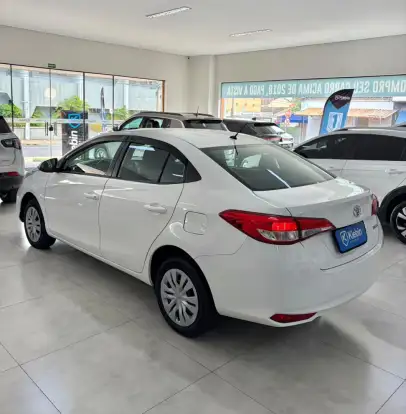 TOYOTA-YARIS-2023