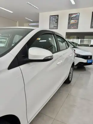 TOYOTA-YARIS-2023