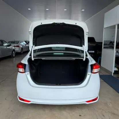 TOYOTA-YARIS-2021
