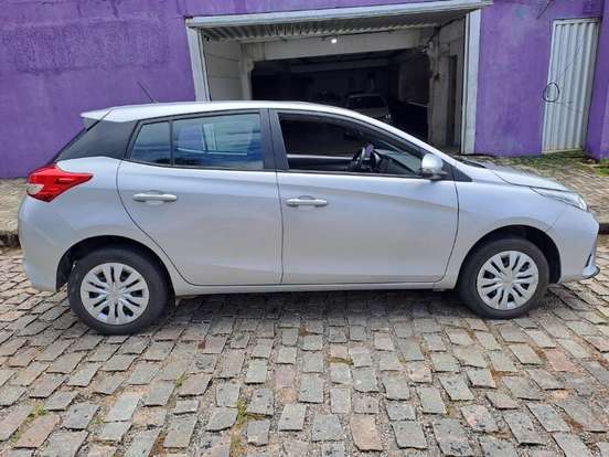TOYOTA-YARIS-2024