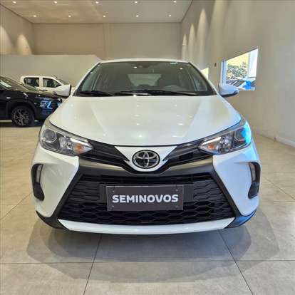 TOYOTA-YARIS-2024