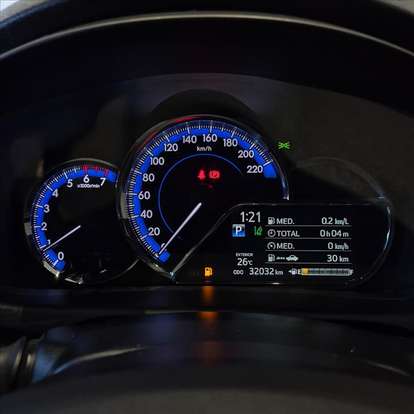 TOYOTA-YARIS-2024