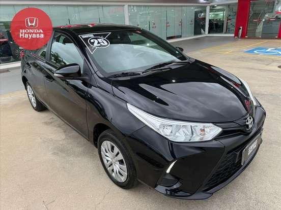 TOYOTA-YARIS-2024