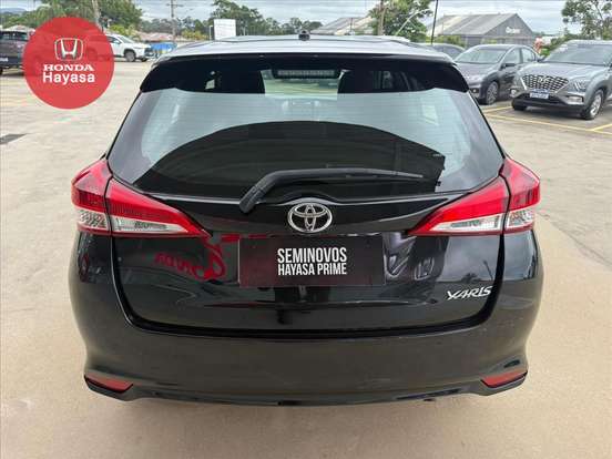 TOYOTA-YARIS-2024