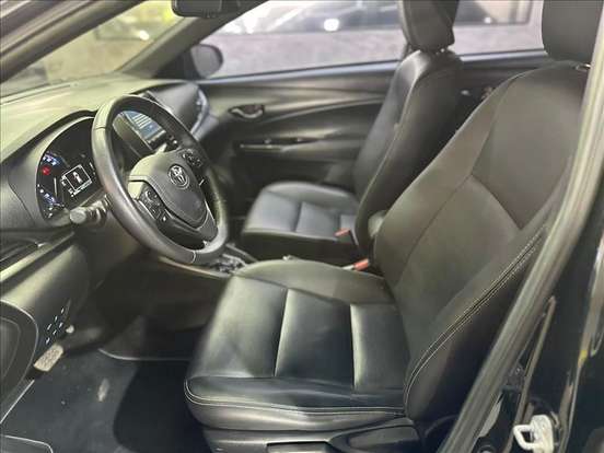 TOYOTA-YARIS-2022