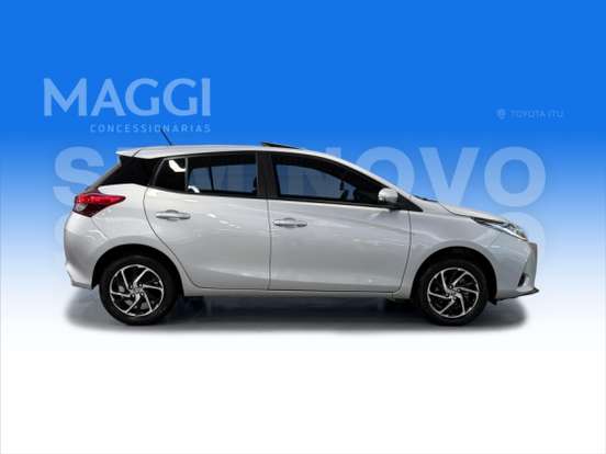 TOYOTA-YARIS-2023