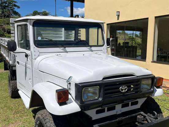 TOYOTA-BANDEIRANTE-4.0 OJ55LP-B 4X4 CS DIESEL 2P MANUAL TOYOTA-BANDEIRANTE-1986