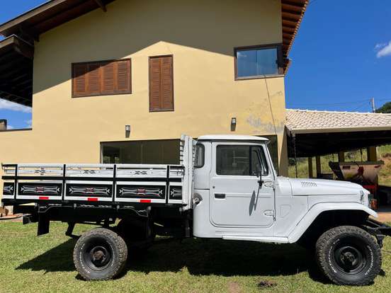 TOYOTA-BANDEIRANTE-4.0 OJ55LP-B 4X4 CS DIESEL 2P MANUAL TOYOTA-BANDEIRANTE-1986