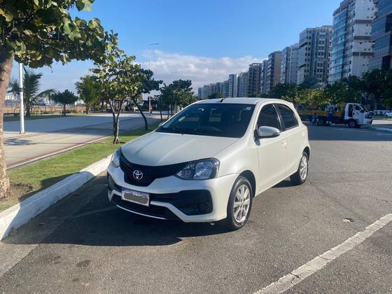 TOYOTA ETIOS 1.5 X PLUS 16V FLEX 4P AUTOMÁTICO