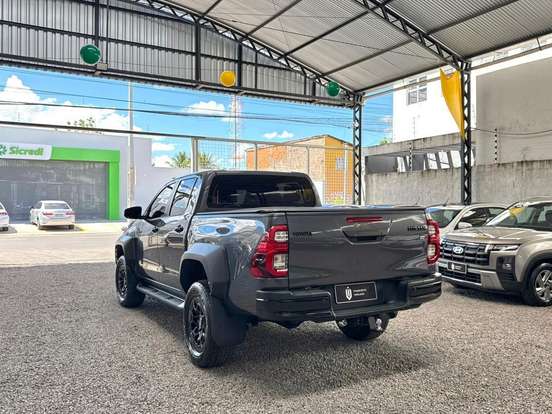 TOYOTA-HILUX-2.8 D-4D TURBO DIESEL CD GR-S 4X4 AUTOMÁTICO TOYOTA-HILUX-2024