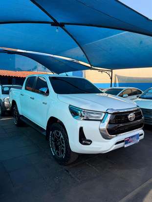TOYOTA-HILUX-2022