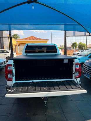 TOYOTA-HILUX-2.8 D-4D TURBO DIESEL CD SRV 4X4 AUTOMÁTICO TOYOTA-HILUX-2022