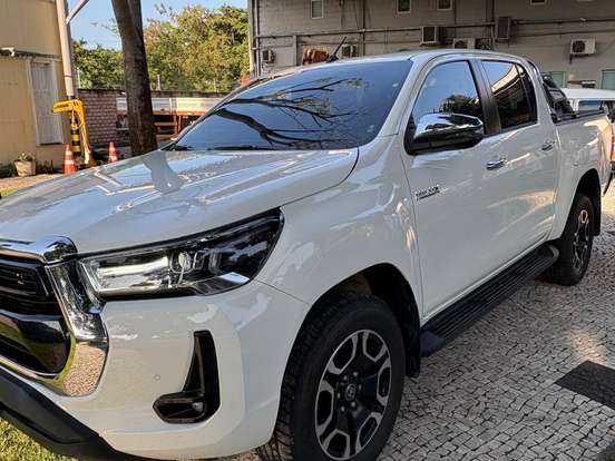 TOYOTA-HILUX-2.8 D-4D TURBO DIESEL CD SRV 4X4 AUTOMÁTICO TOYOTA-HILUX-2024
