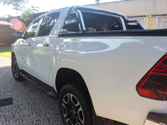 TOYOTA-HILUX-2.8 D-4D TURBO DIESEL CD SRV 4X4 AUTOMÁTICO TOYOTA-HILUX-2024
