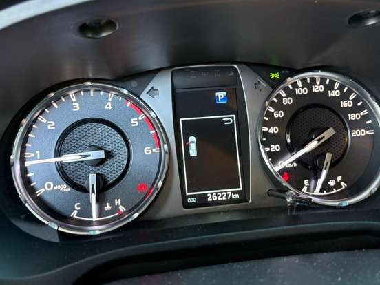 TOYOTA-HILUX-2024