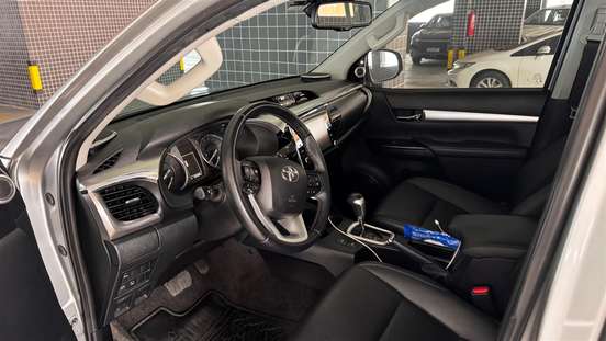 TOYOTA-HILUX-2022