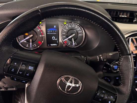 TOYOTA-HILUX-2.8 D-4D TURBO DIESEL CD SRX LIMITED 4X4 AUTOMÁTICO TOYOTA-HILUX-2022