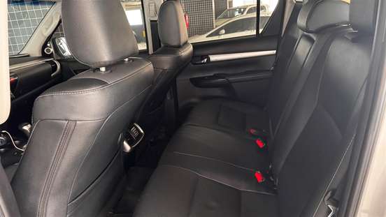 TOYOTA-HILUX-2022
