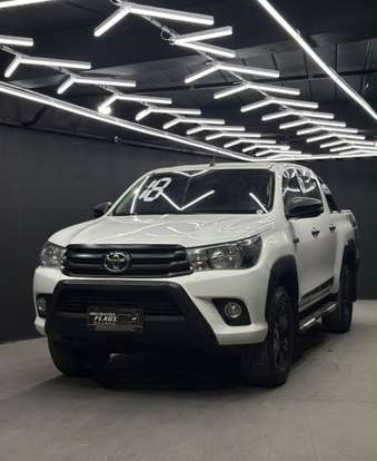 TOYOTA-HILUX-2018