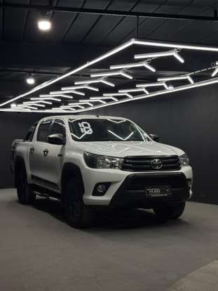 TOYOTA-HILUX-2018