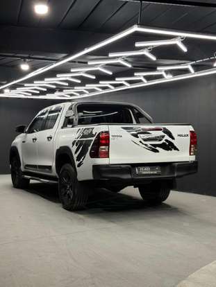 TOYOTA-HILUX-2018