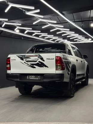 TOYOTA-HILUX-2018