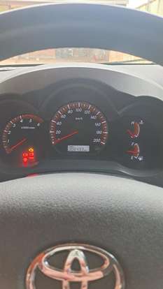 TOYOTA-HILUX-2011
