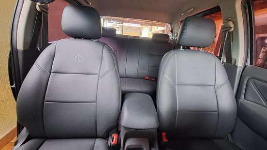 TOYOTA-HILUX-2011