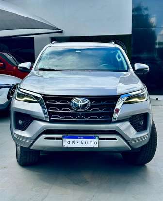 TOYOTA-HILUX SW4-2023