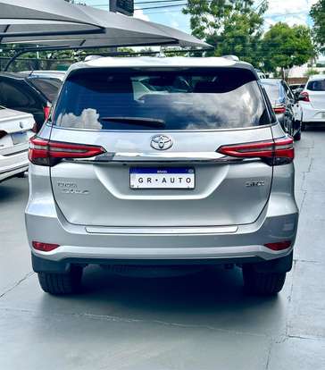 TOYOTA-HILUX SW4-2023