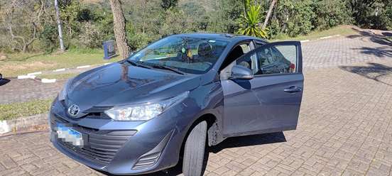 TOYOTA-YARIS-2021