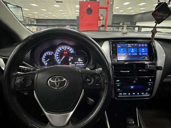 TOYOTA-YARIS-2019