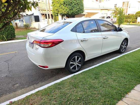 TOYOTA-YARIS-2018
