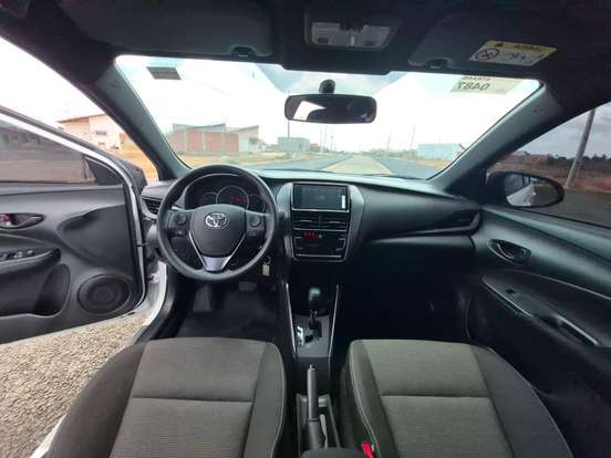 TOYOTA-YARIS-2024