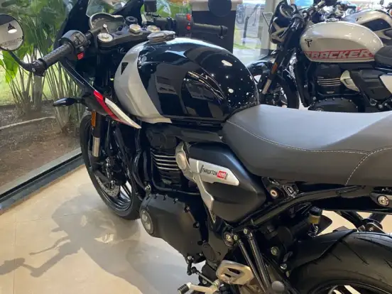 TRIUMPH-THRUXTON 400 TRIUMPH-THRUXTON 400-2026