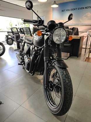 TRIUMPH-BONNEVILLE T100 BLACK 900-2018